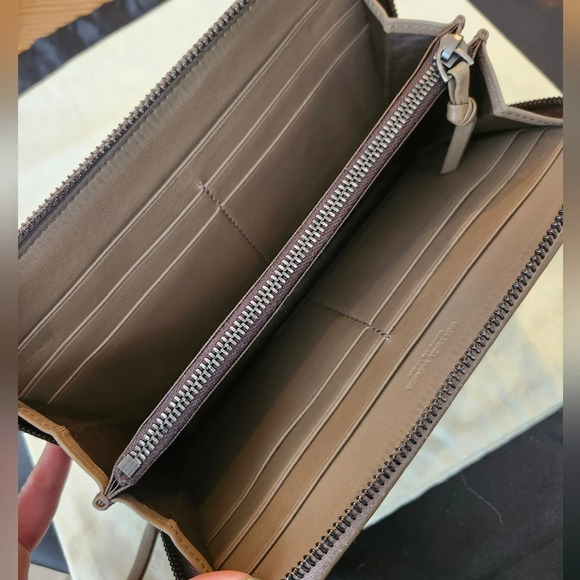 Bottega Veneta Intrecciato Leather Zip Around Wallet - Picture 6 of 14